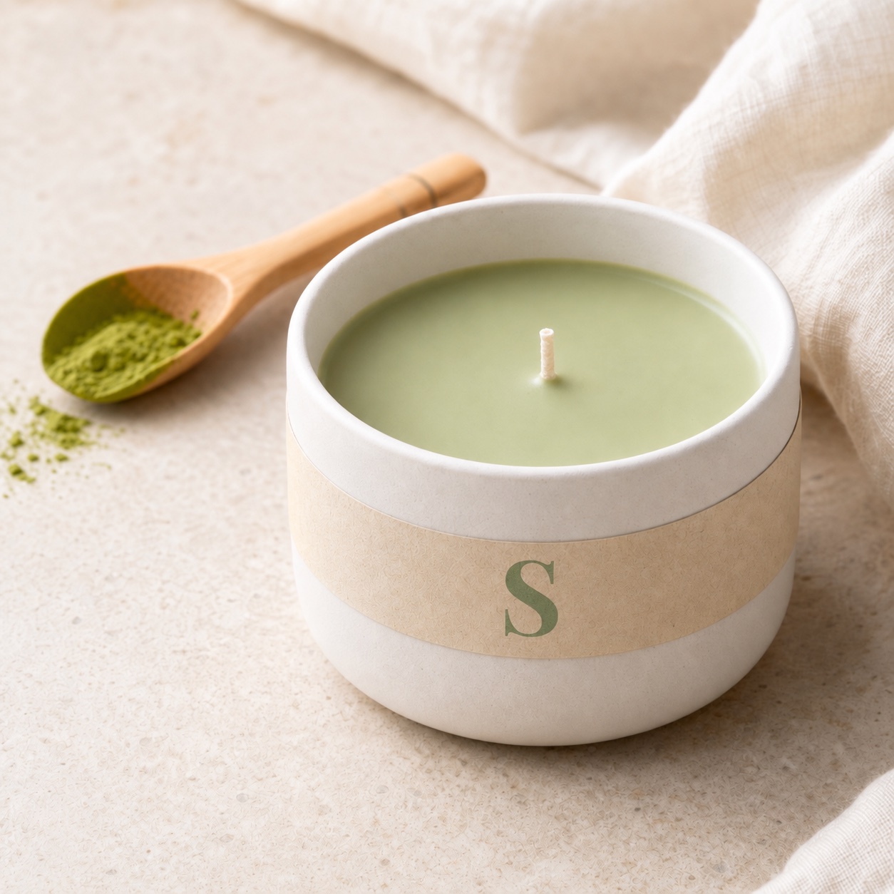 Duftkerze »Matcha-Morgen« mit beispielhafter Personalisierung