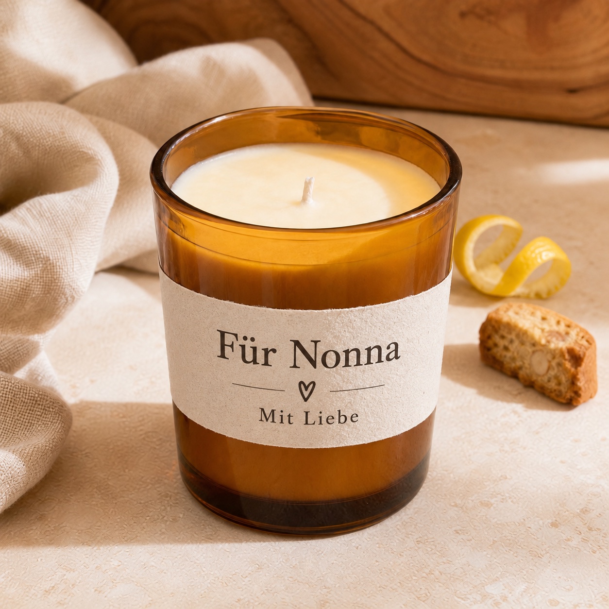 Duftkerze »Sonntag bei Nonna« mit beispielhafter Personalisierung